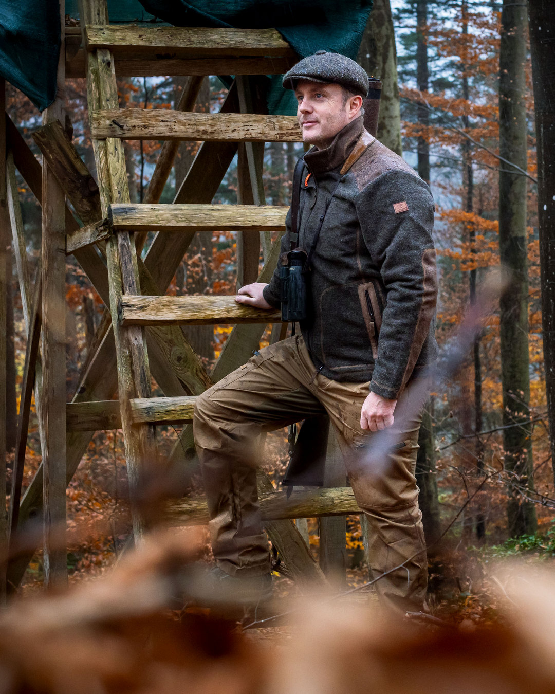 Wenn die Tage langsam kühler werden, ist die WALDKAUZ Loden-Fleecejacke „Urs“ im Farbton Schiefer wieder genau in ihrem  Element. Sie verbindet angenehme Wärme mit hohem Tragekomfort und einem zeitlosen Look. Ob im Revier, unterwegs in der Natur oder im Alltag: ein unkomplizierter Begleiter für die kommenden Herbsttage. #Jagd #Jagen #Jagdkleidung #Loden #HuntingGear #Jagdsaison